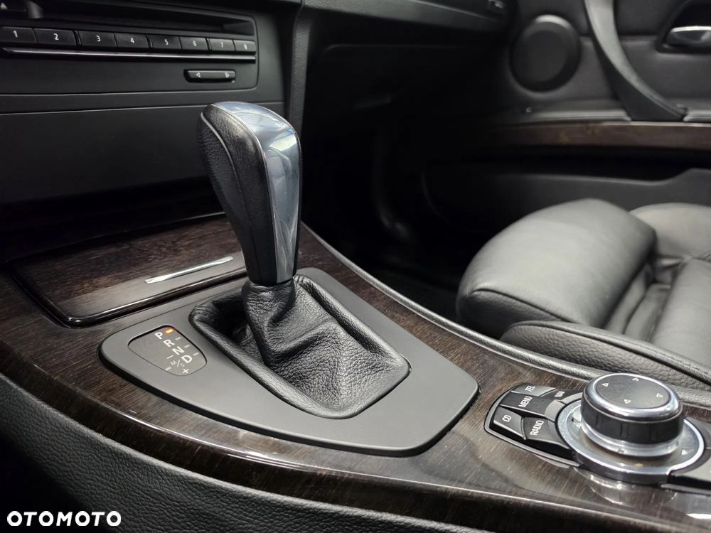 BMW Seria 3 320d Edition Exclusive - 32