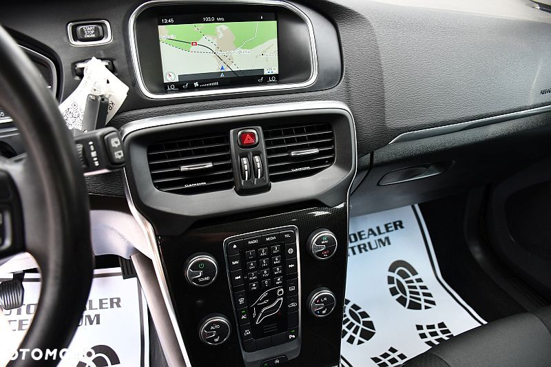 Volvo V40 T3 Momentum - 13