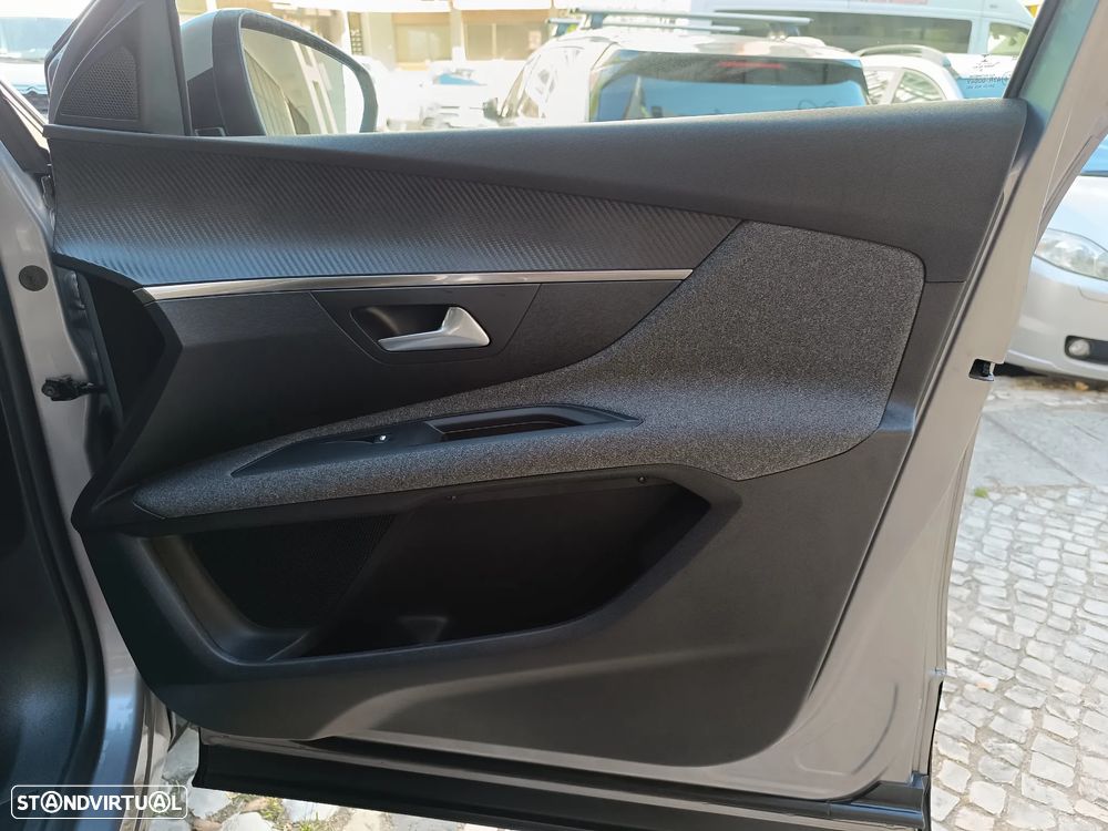 Peugeot 3008 PureTech 130 Stop & Start GPF EAT8 Active - 32