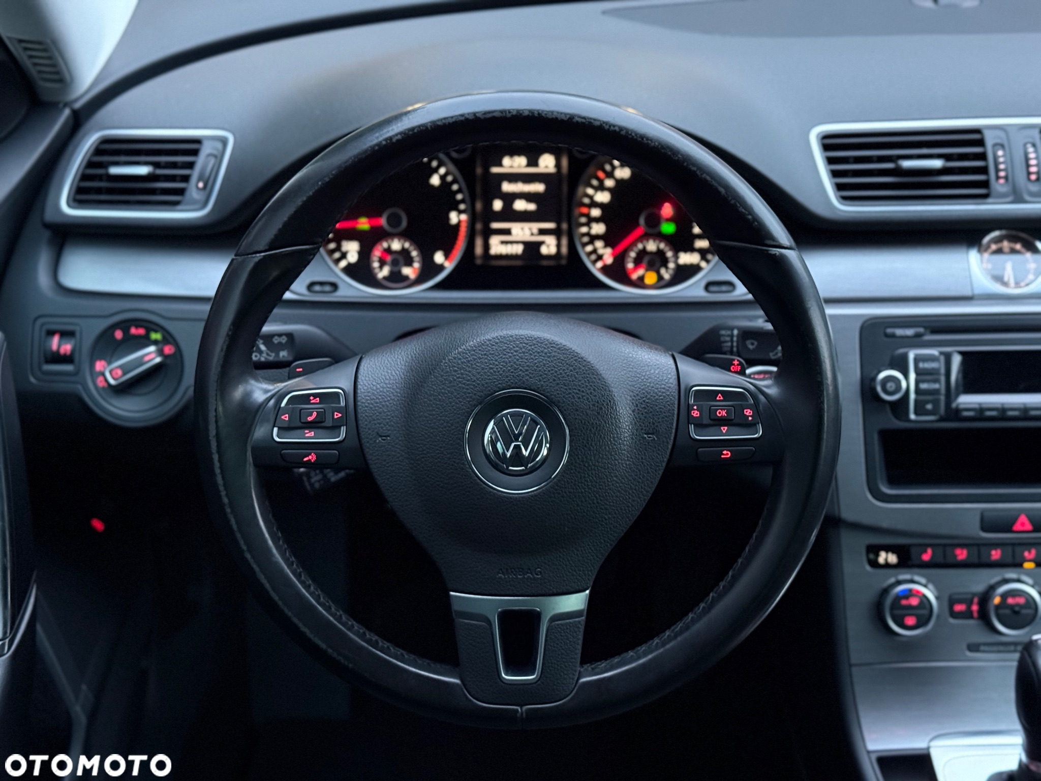 Volkswagen Passat - 17