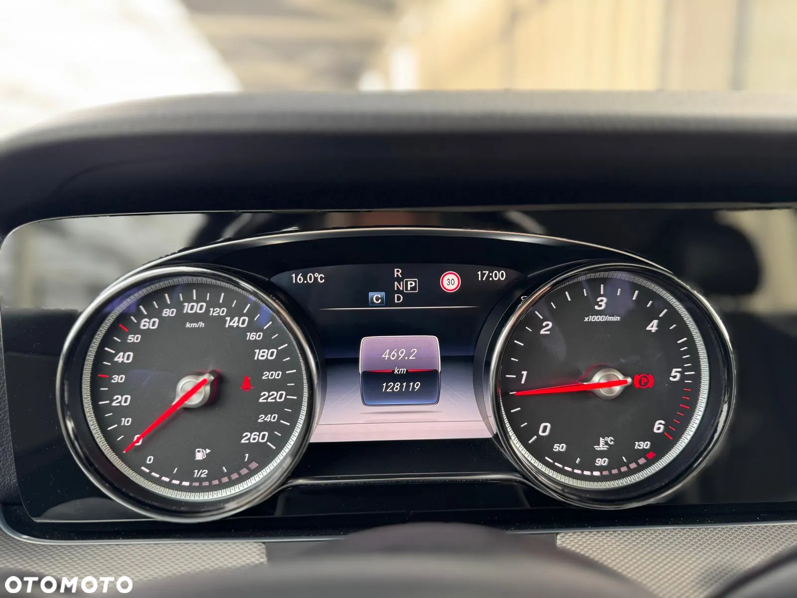 Mercedes-Benz Klasa E 220 d T 9G-TRONIC Avantgarde - 16