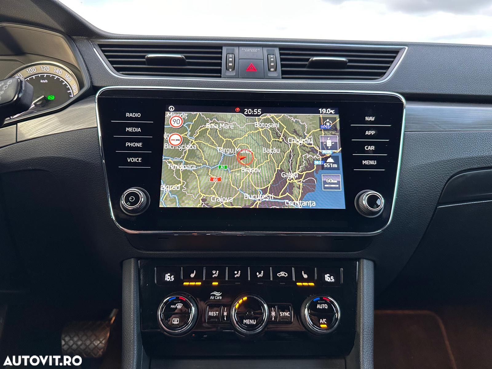 Skoda Superb 2.0 TDI DSG Ambition - 30