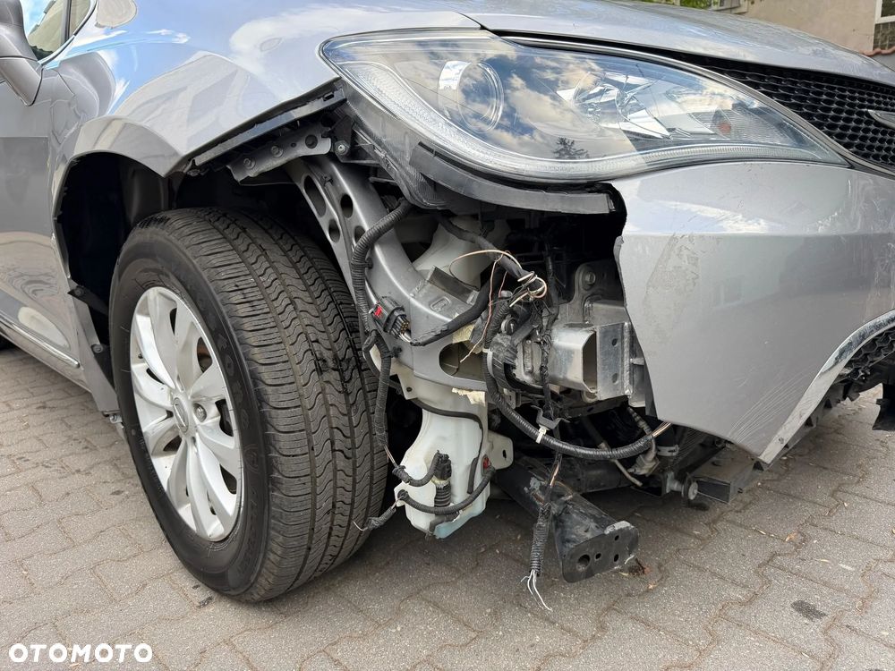 Chrysler Pacifica - 10