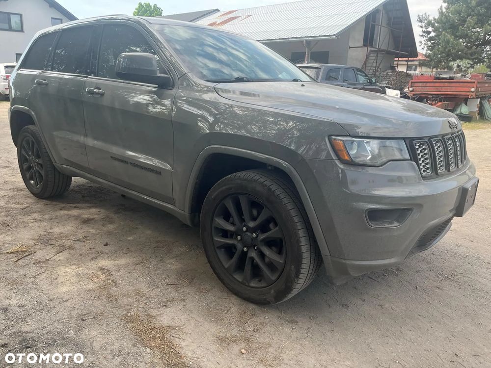 Jeep Grand Cherokee - 18