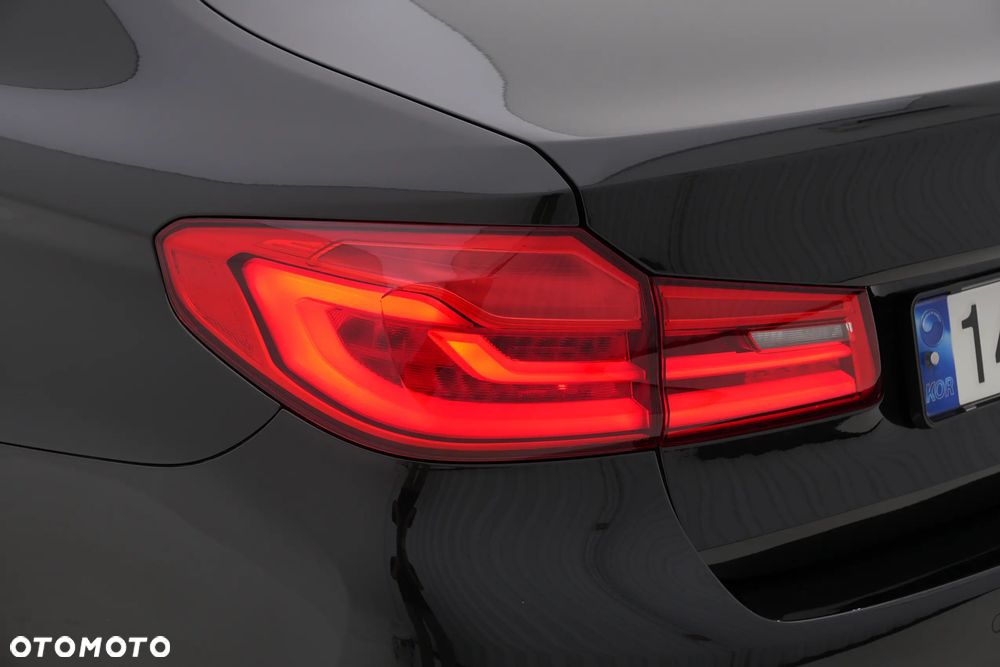 BMW Seria 5 520d xDrive M Sport Edition - 26