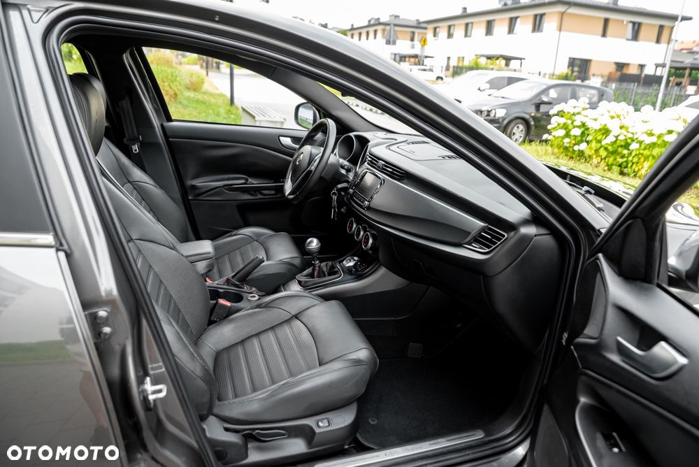 Alfa Romeo Giulietta 2.0 JTDM Distinctive - 22