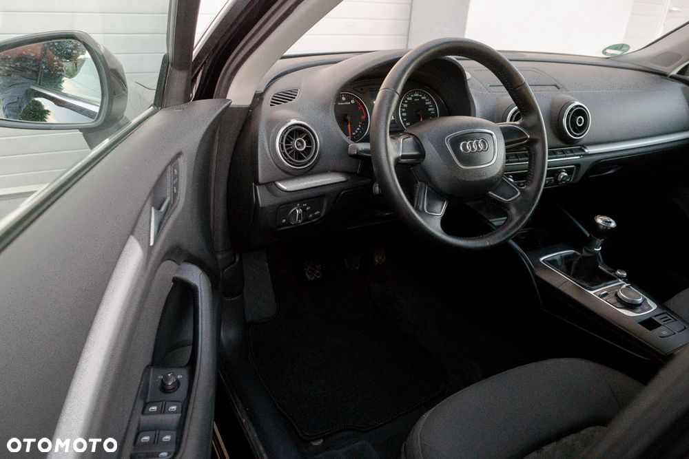 Audi A3 Sportback 1.4 TFSI Ambiente - 11