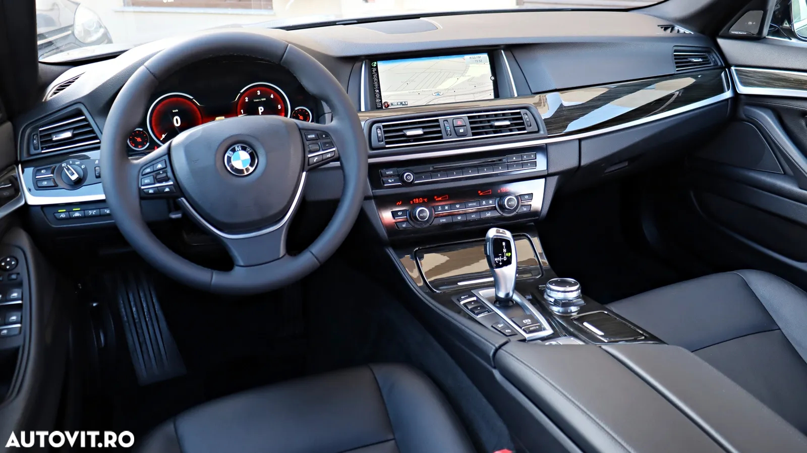 BMW Seria 5 525d Touring Aut. Luxury Line - 18