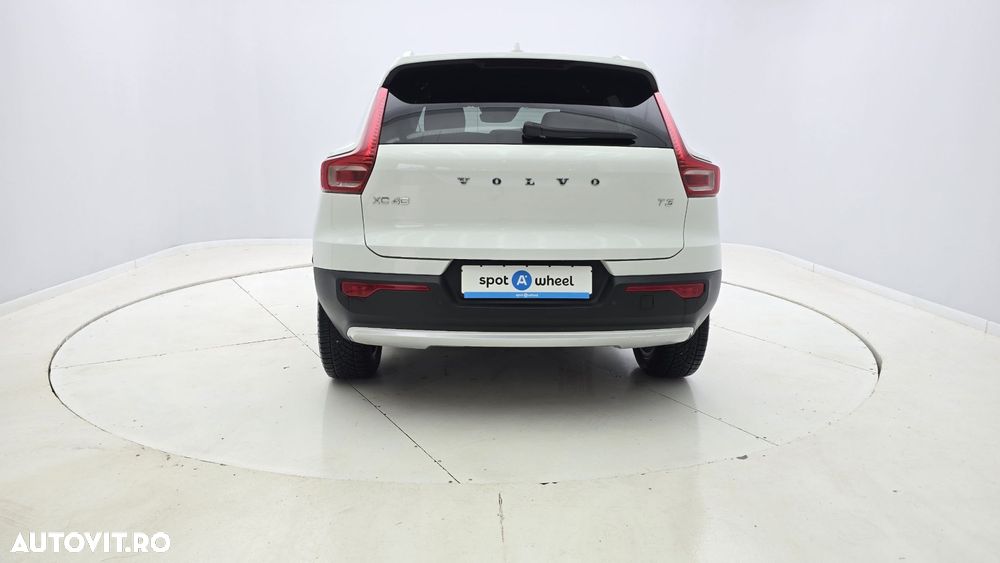 Volvo XC 40 T3 AT8 Momentum Pro - 8