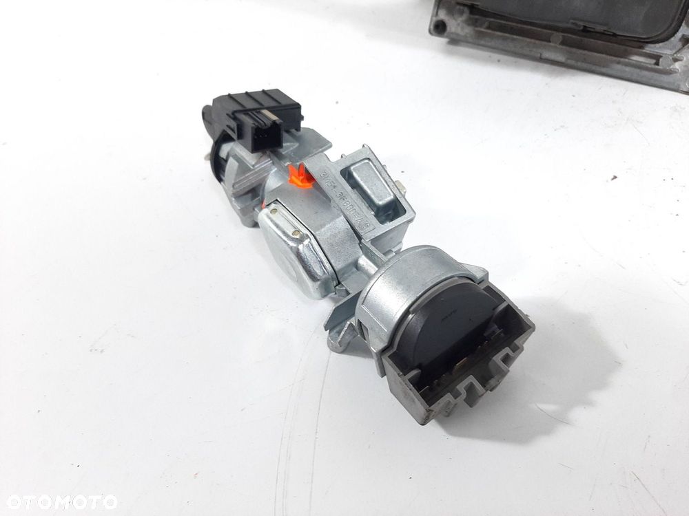 FORD FOCUS MK2 1.4 16V 06R STEROWNIK SILNIKA ZESTAW SIEMENS 5M51-12A650-GD - 8