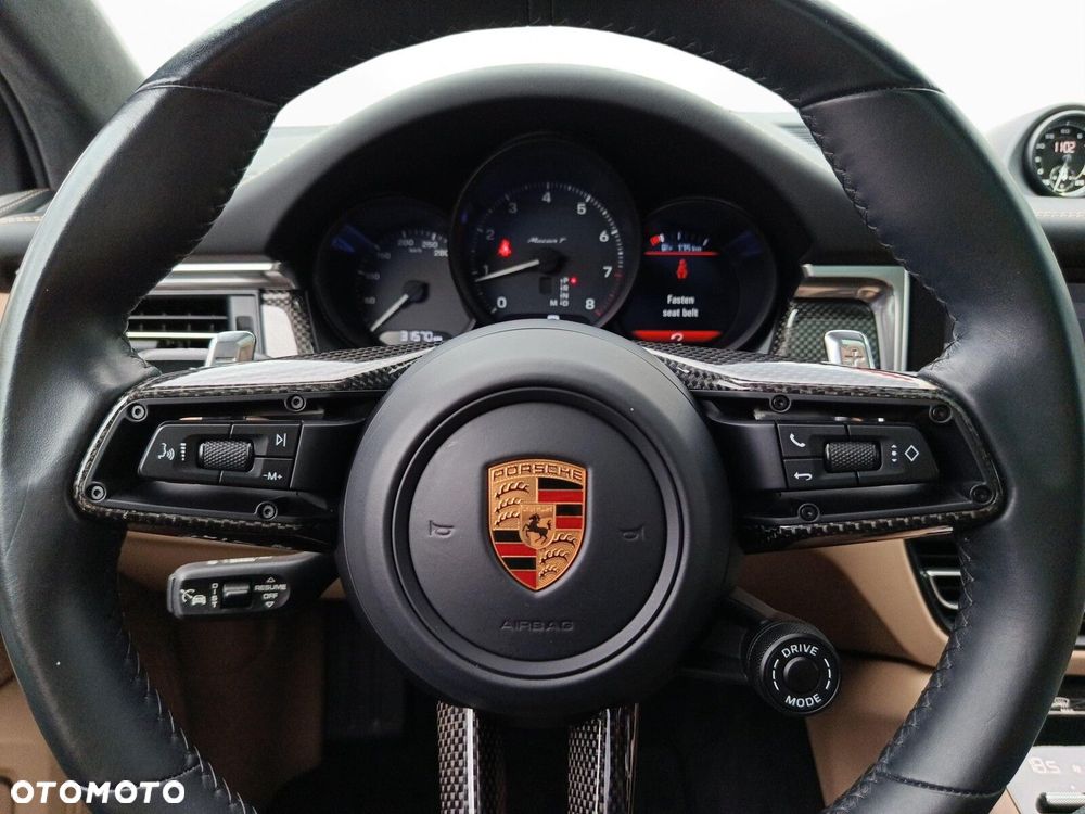 Porsche Macan - 29