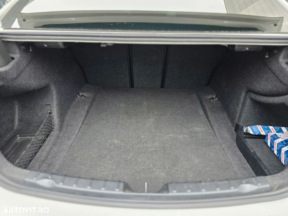 BMW Seria 3 320d Aut. xDrive - 17