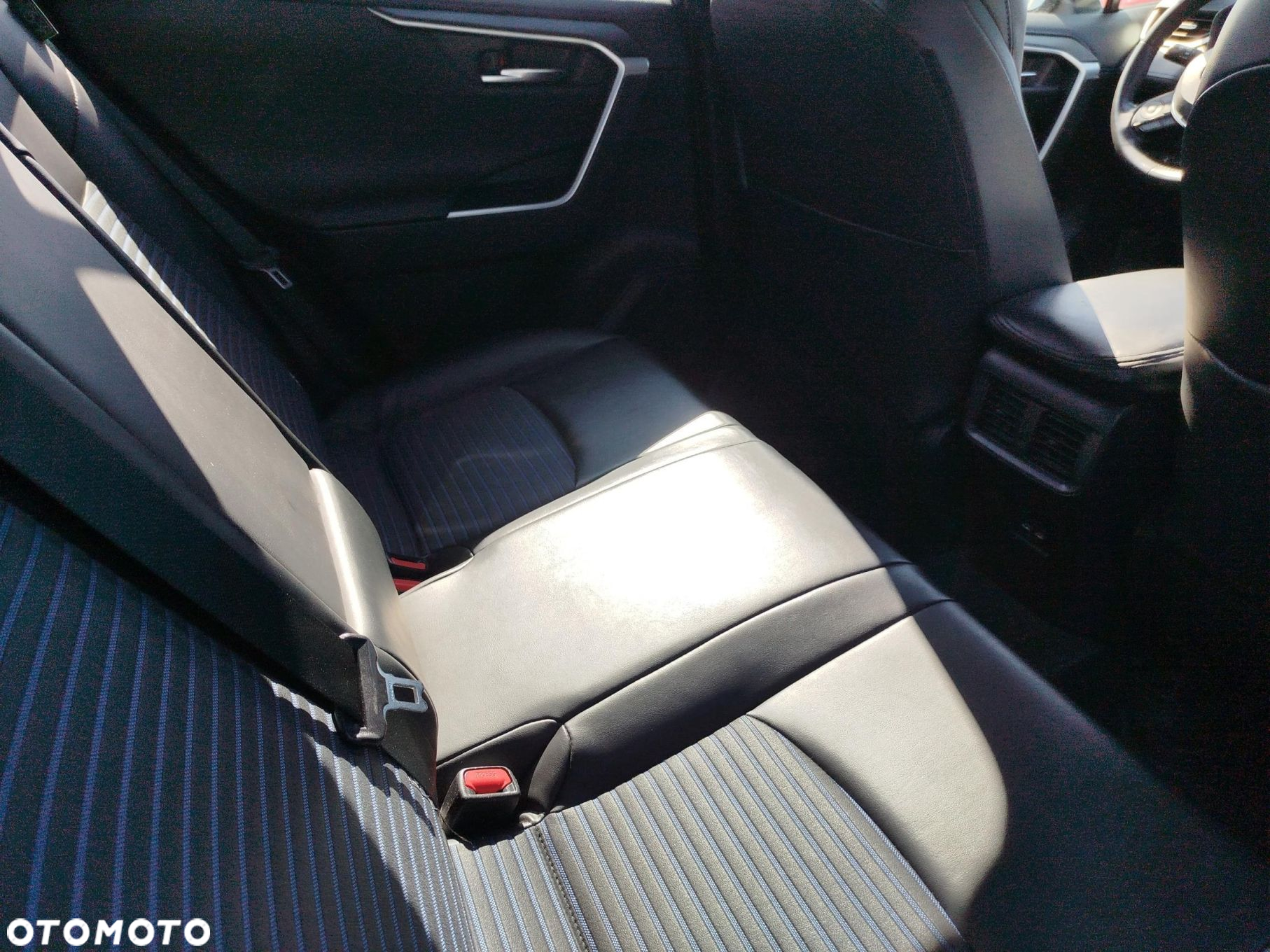 Toyota RAV4 - 13