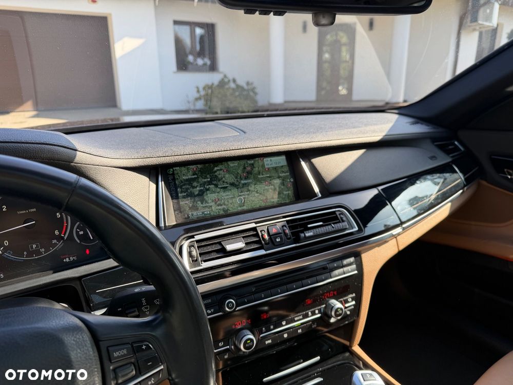 BMW Seria 7 750d xDrive - 27