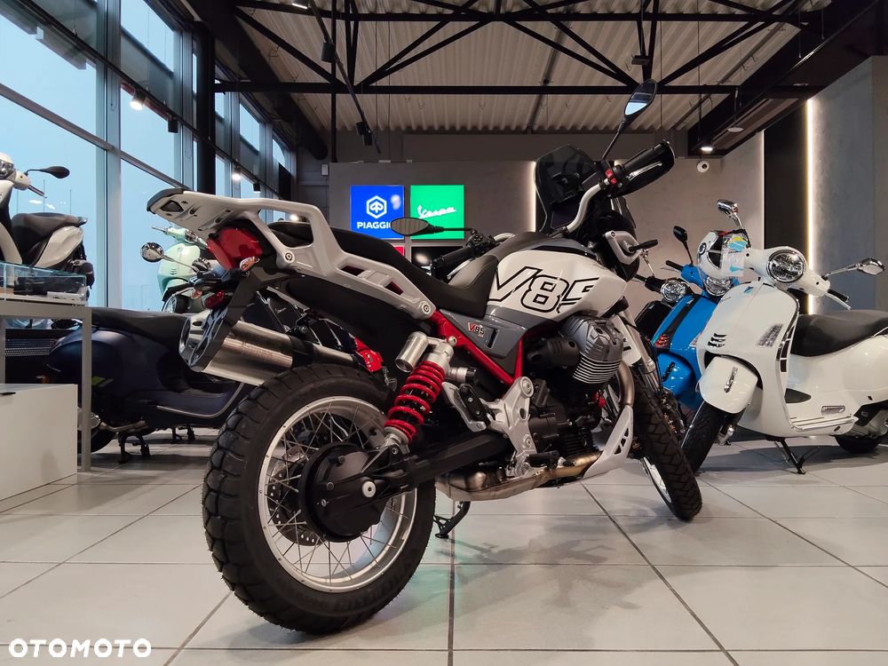 Moto Guzzi V85 - 3