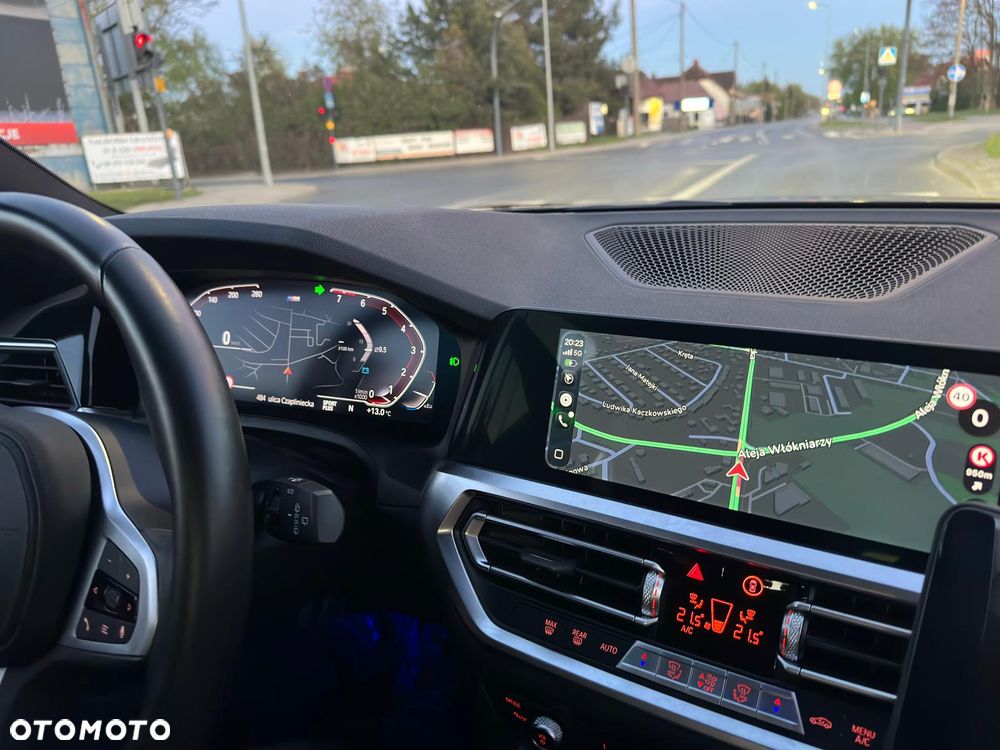 BMW Seria 3 318i M Sport - 36