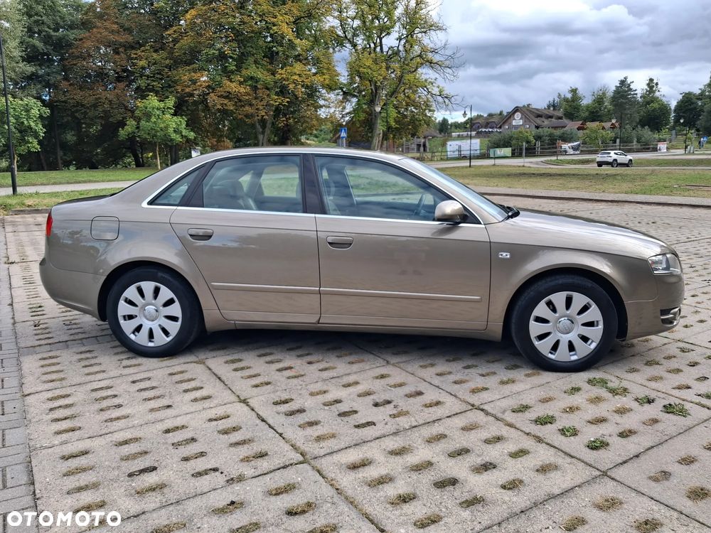 Audi A4 Limousine - 4