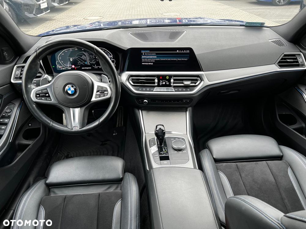 BMW Seria 3 330e M Sport - 14