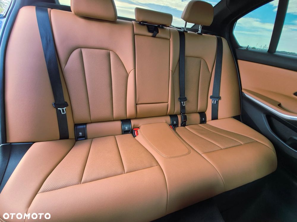 BMW Seria 3 - 12