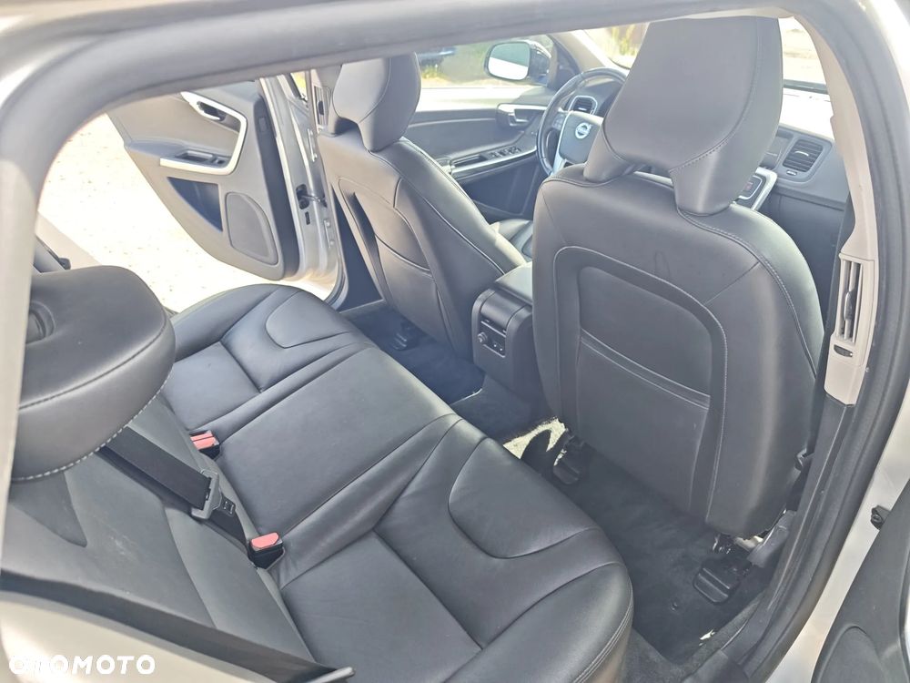 Volvo V60 Cross Country T5 Geartronic Momentum - 13