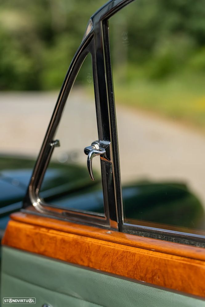Jaguar MK II - 29