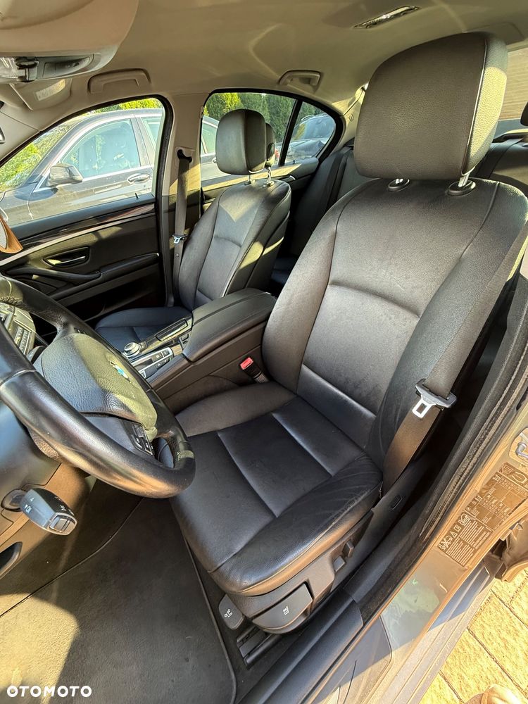BMW Seria 5 530d xDrive - 9