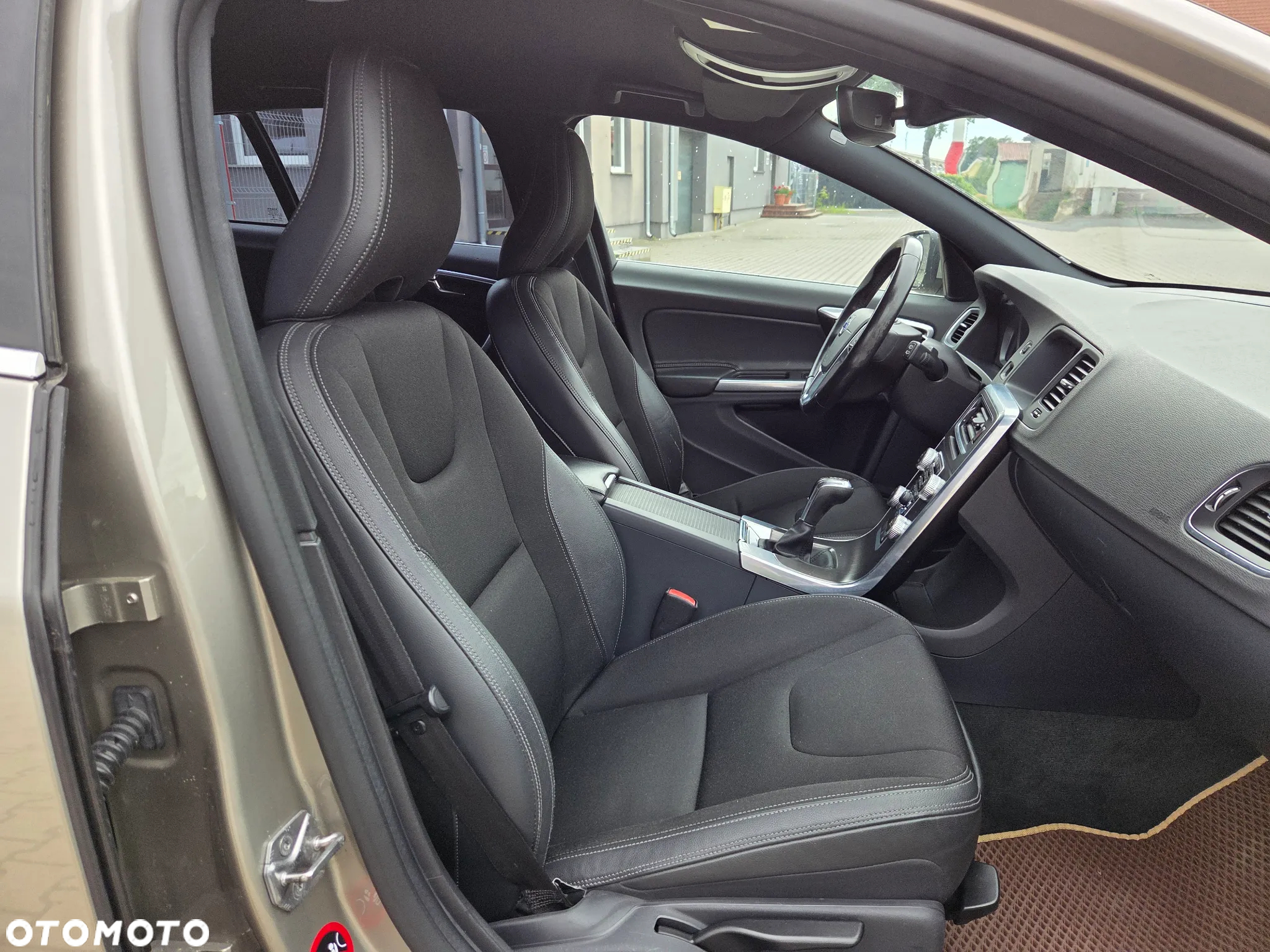 Volvo V60 D3 Momentum - 29