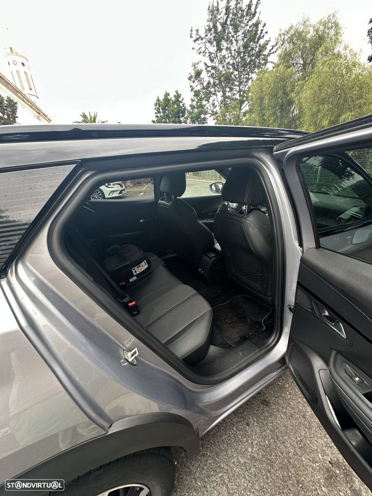 Peugeot 2008 1.2 PureTech GT EAT8 - 5
