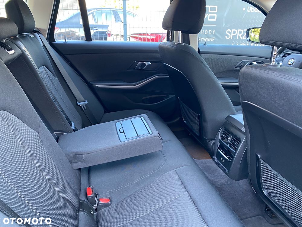 BMW Seria 3 318i Advantage - 15