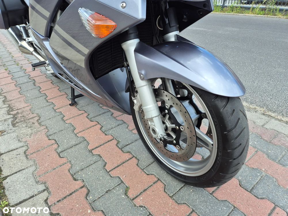 Yamaha FJR - 12
