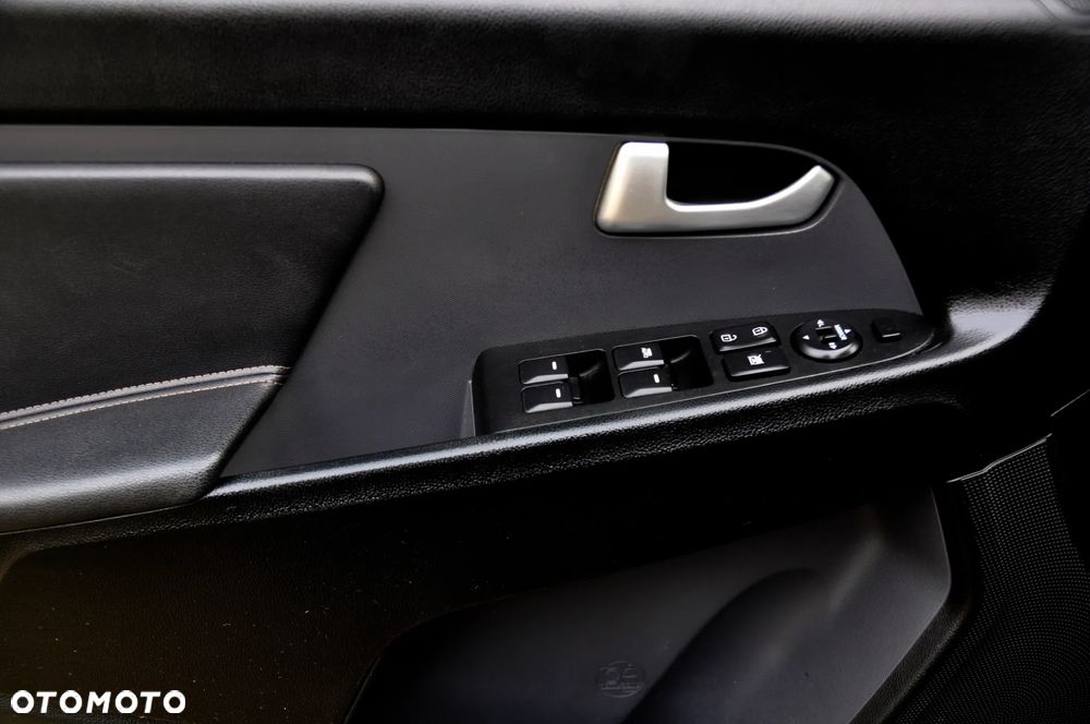 Kia Sportage 1.7 CRDI 2WD Attract - 12