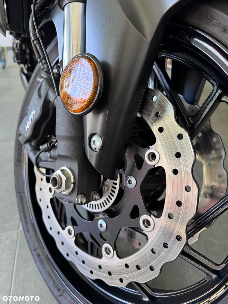 Suzuki GSX - 9
