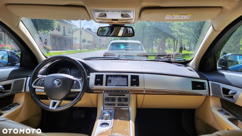 Jaguar XF 2.0 T Premium Luxury - 6