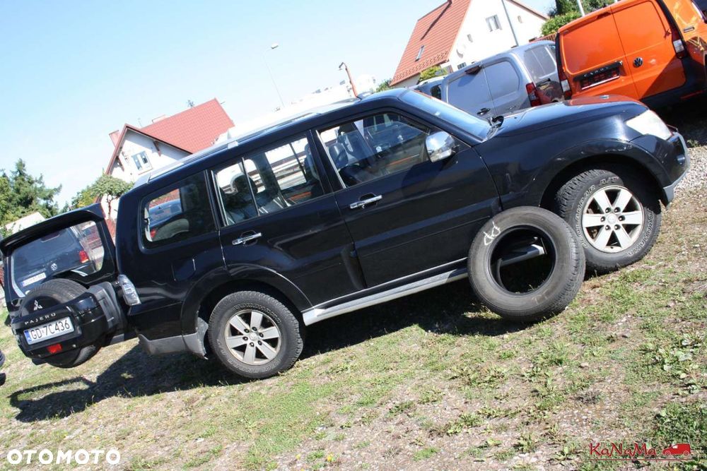 Mitsubishi Pajero - 14