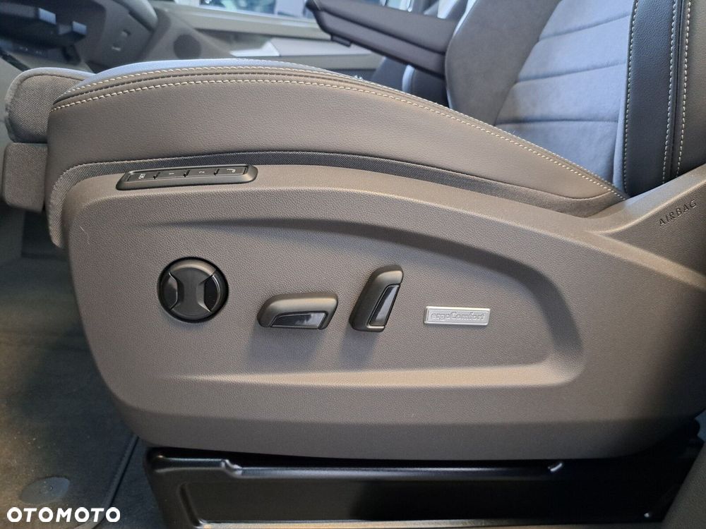 Volkswagen Multivan - 10