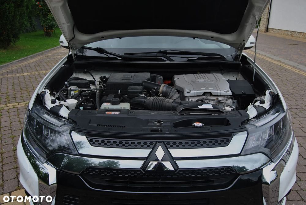 Mitsubishi Outlander - 15