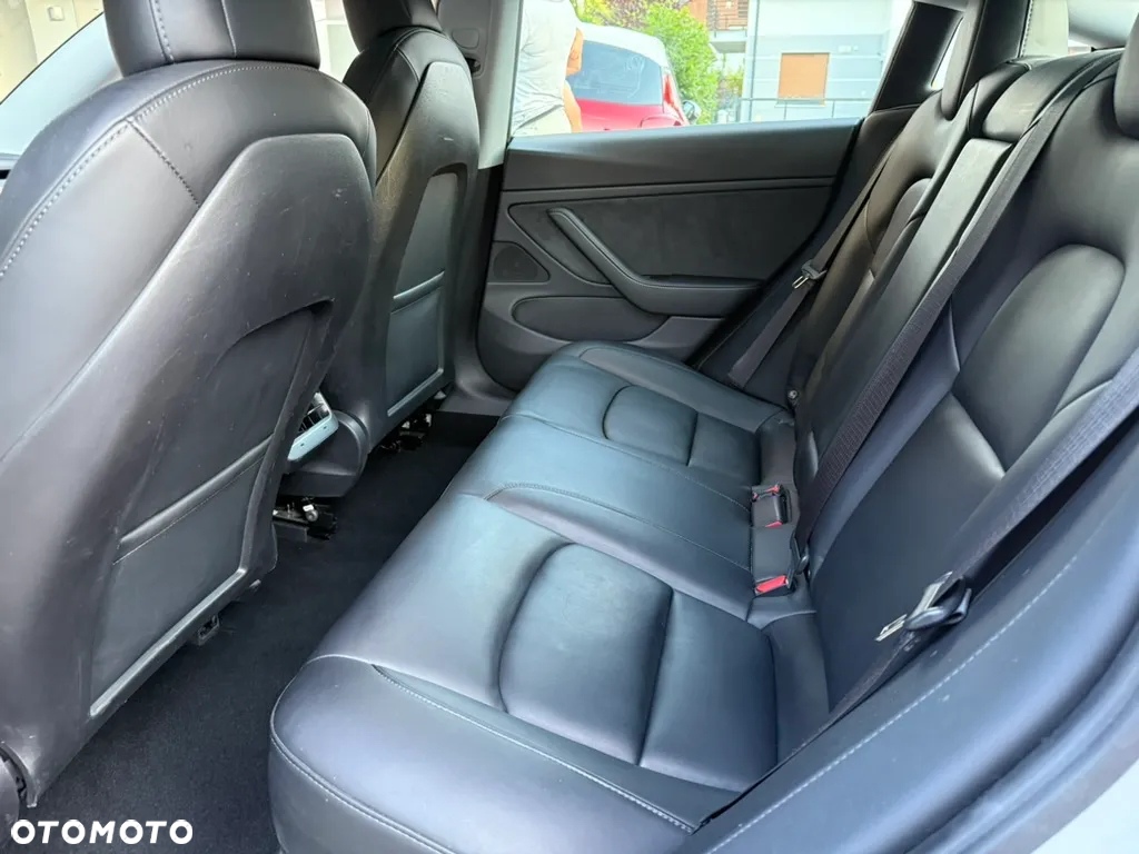 Tesla Model 3 Long Range AWD - 9
