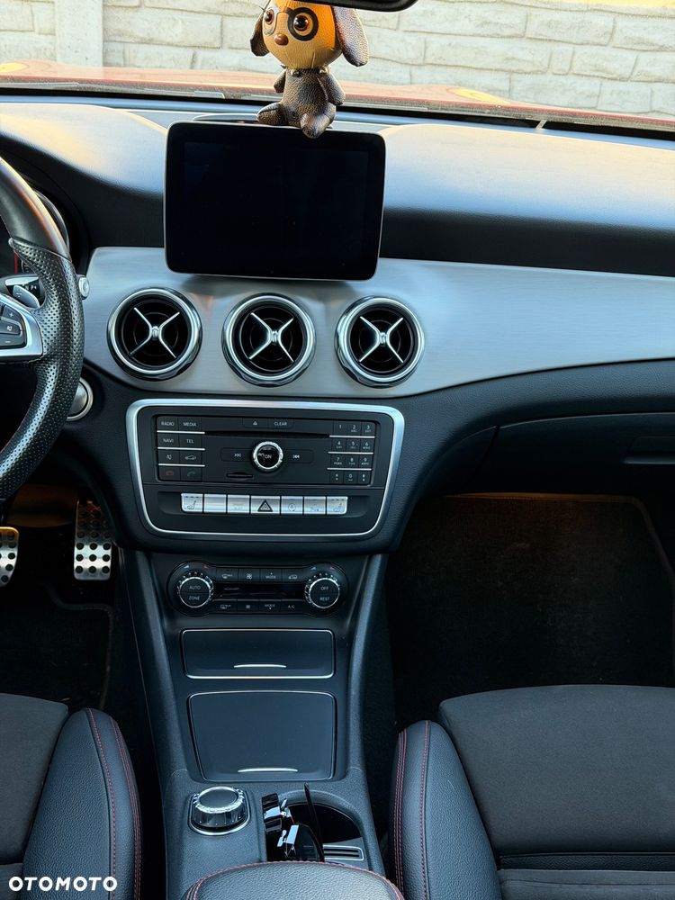 Mercedes-Benz GLA 200 7G-DCT AMG Line - 9