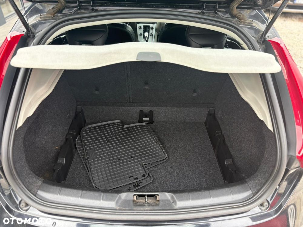 Volvo V40 D2 - 9