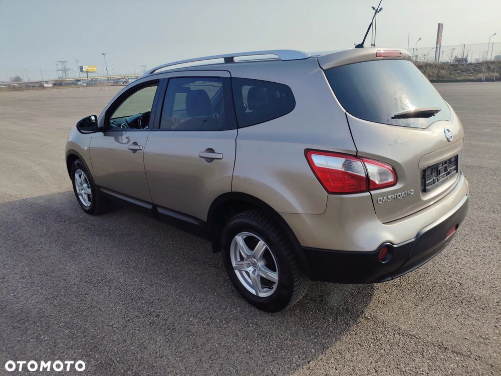 Nissan Qashqai+2 1.6 360 - 10