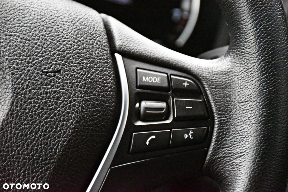 BMW Seria 1 118i Edition Metropolitan - 31