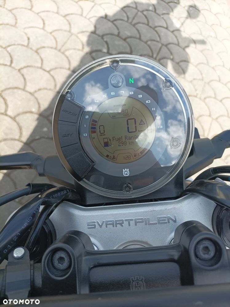 Husqvarna Svartpilen - 7