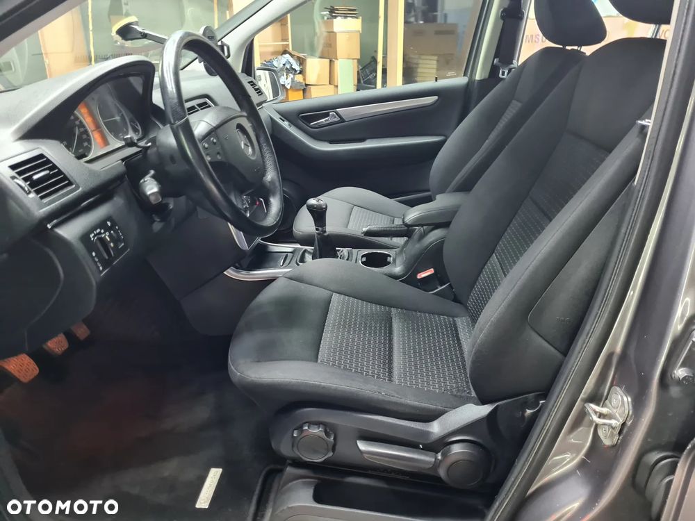 Mercedes-Benz Klasa B 180 CDI DPF SPORT EDITION - 21
