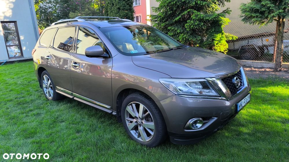 Nissan Pathfinder - 2