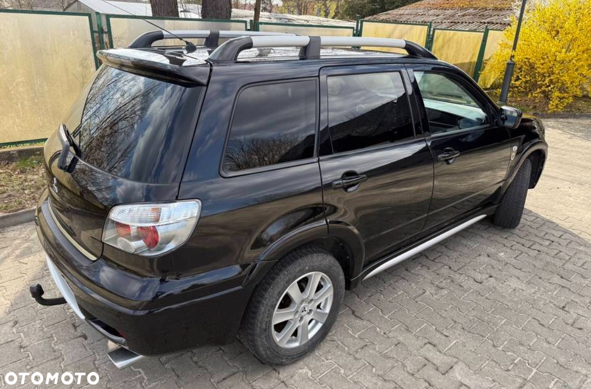 Mitsubishi Outlander 2.4 Dakar - 3