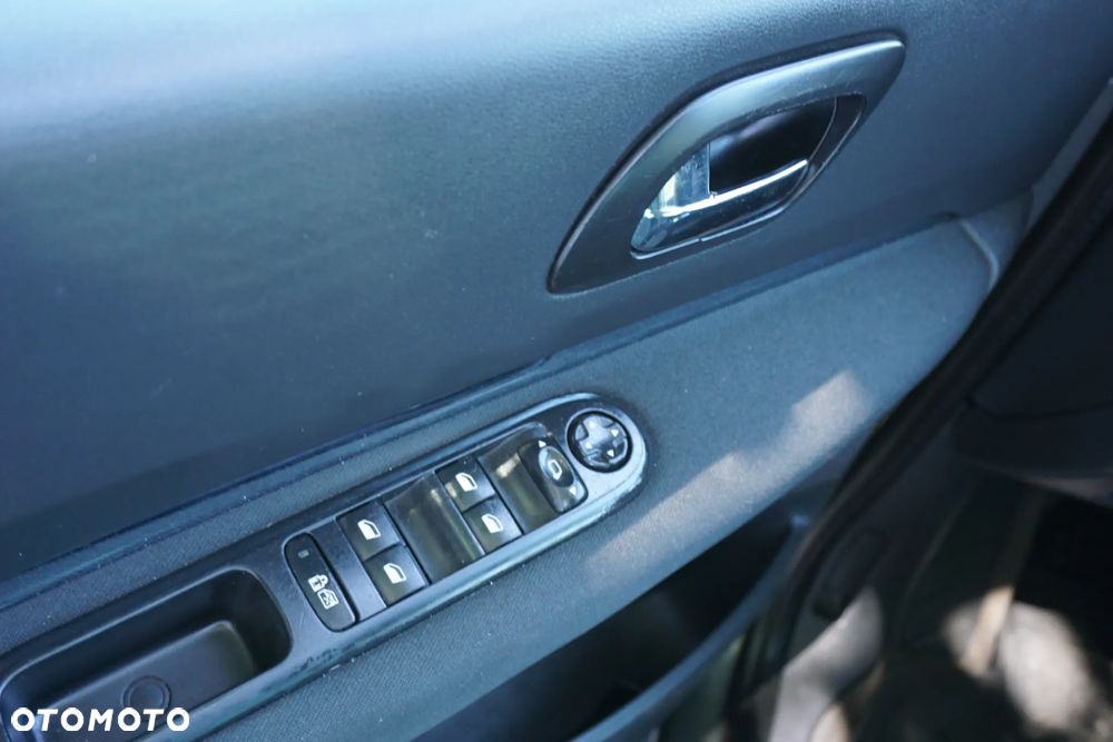 Peugeot 5008 - 17