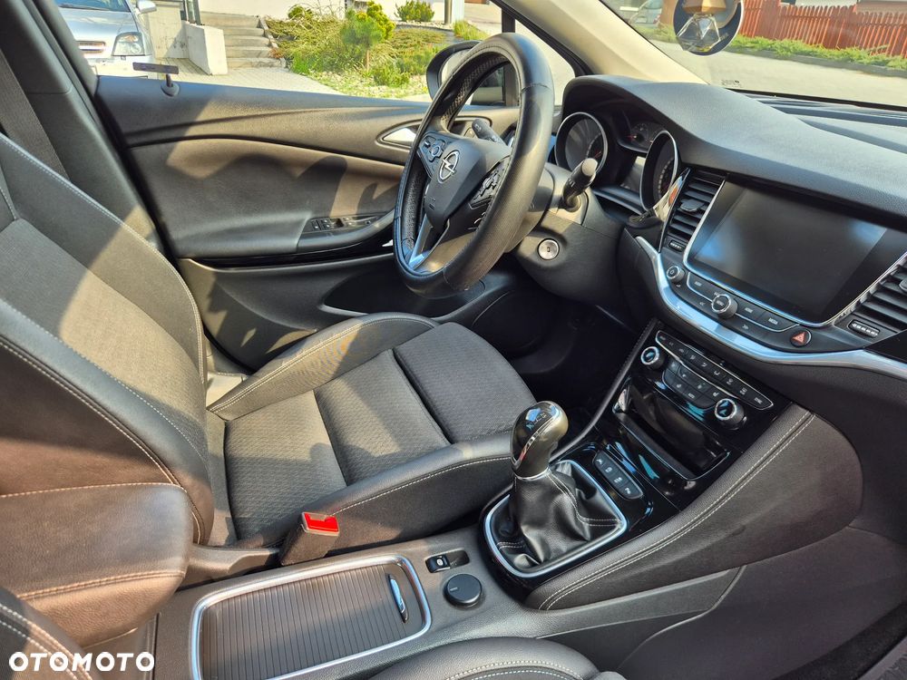 Opel Astra 1.4 Turbo Innovation - 17
