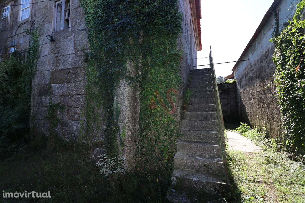 Quinta centenária para restauro com 3.200 m2 em Raimonda, Paços de Fer - Grande imagem: 5/60