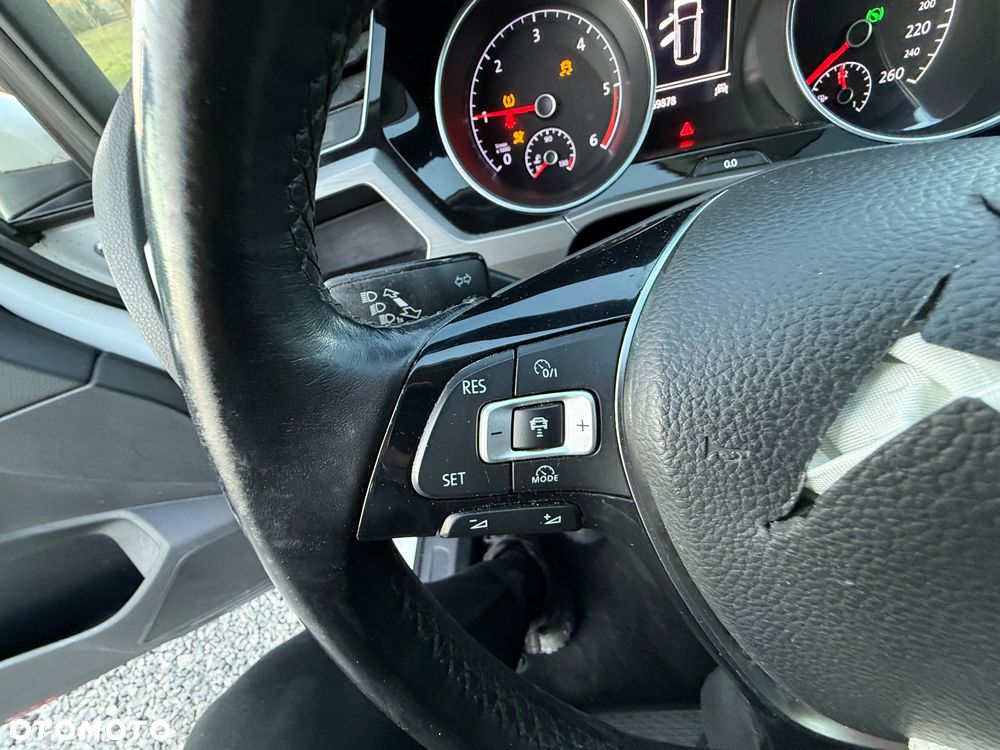 Volkswagen Touran 1.6 TDI SCR (BlueMotion Technology) DSG Comfortline - 21