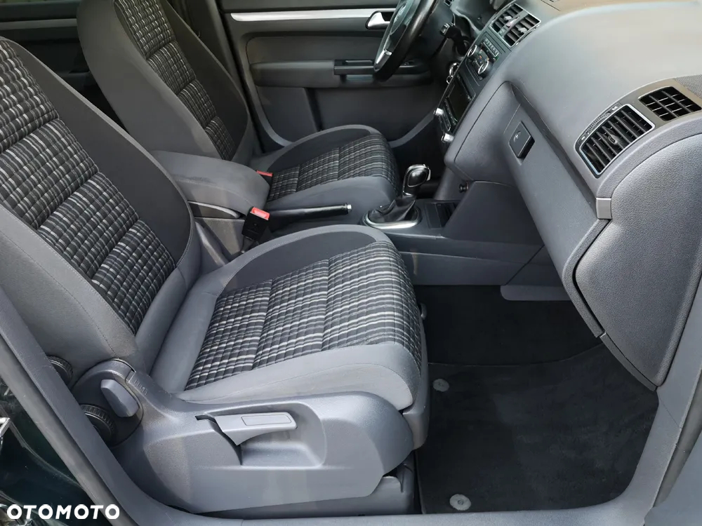 Volkswagen Touran 2.0 TDI DPF DSG Cross - 28